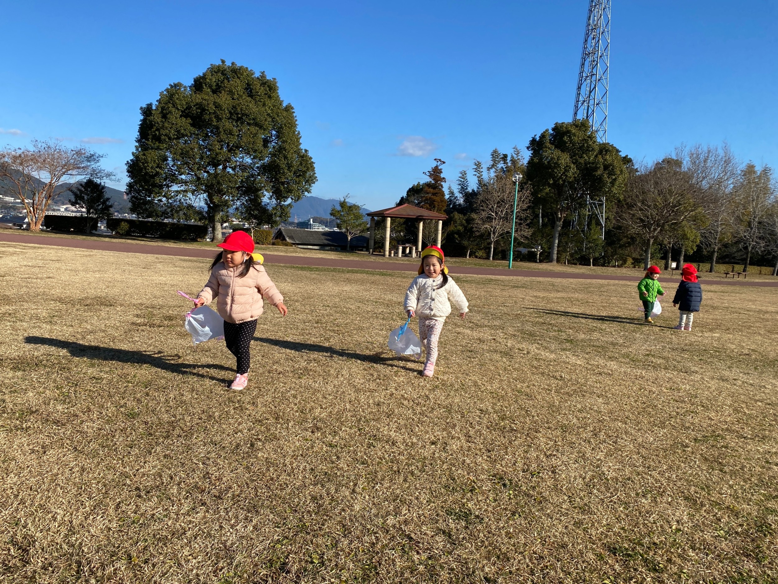 1月「凧あげ遊び🪁・鏡開き」