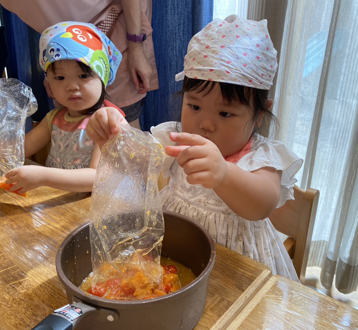 ８月「トマトケチャップ作り🍅・夏野菜カレー作り🍛・歯磨き教室🦷」